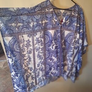 NWT Plus Size Blue and White Patterned Kimono Tunic With Cami Sz 18 / 20